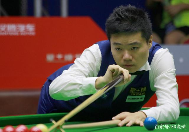 用腿将皮球 用腿将皮球