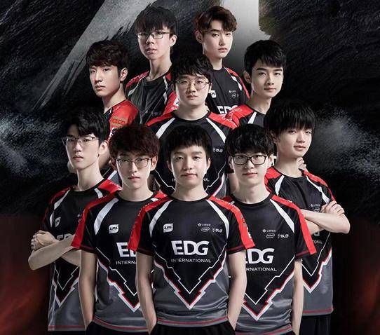 依旧在场上 依旧在场上