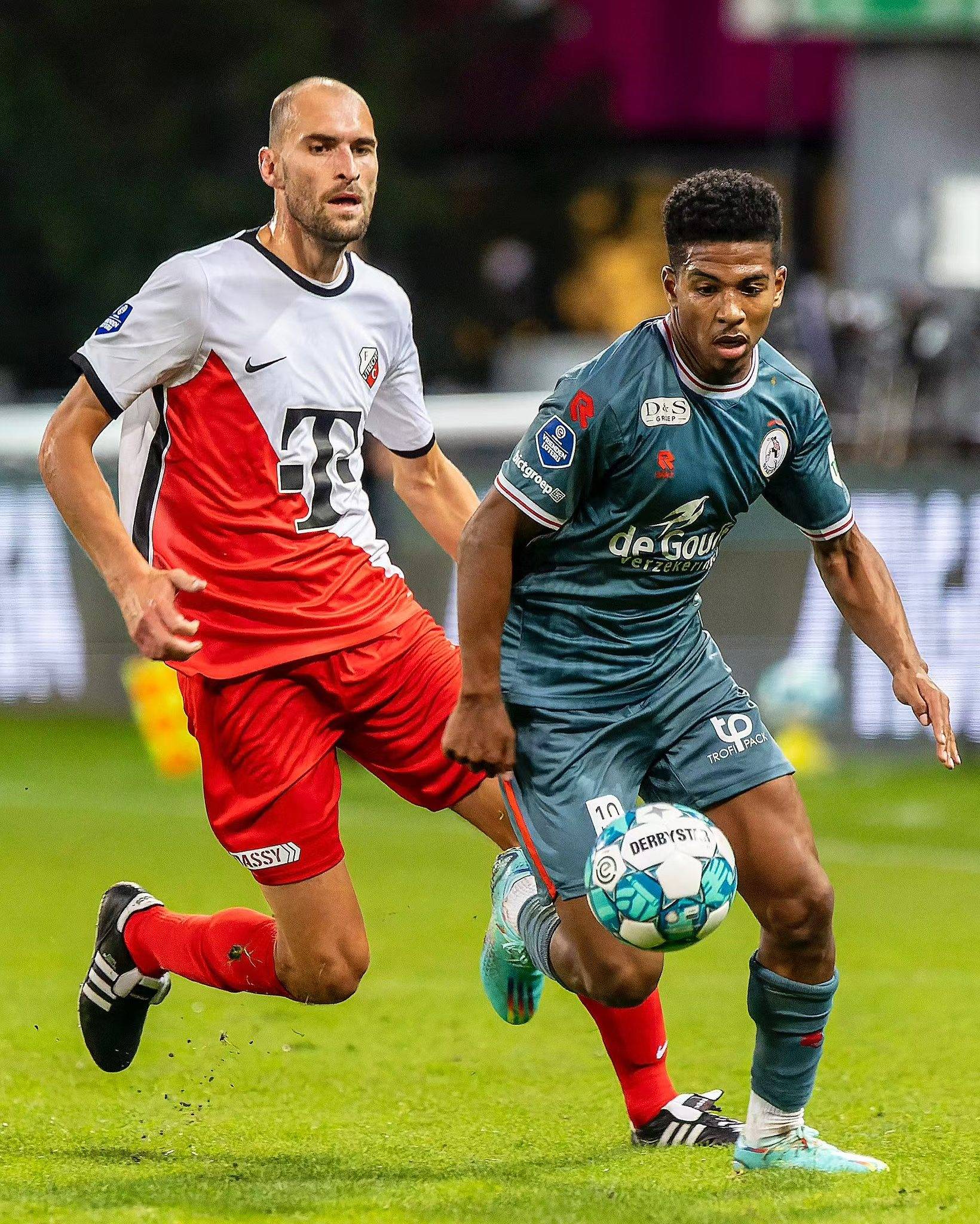 使得他在对 使得他在对